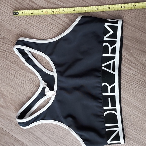Under Armor, workout bra black with white trim around large - Picture 7 of 7